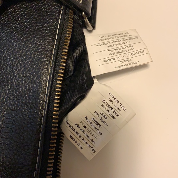 Roots Canada “Venetian Village” Leather Crossbody Bag with Multiple Pockets - Picture 8 of 8